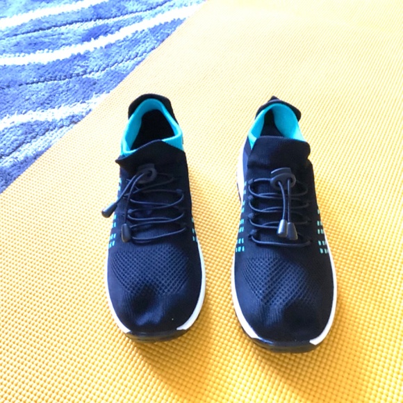 Omega Walk Sneakers - Picture 5 of 7